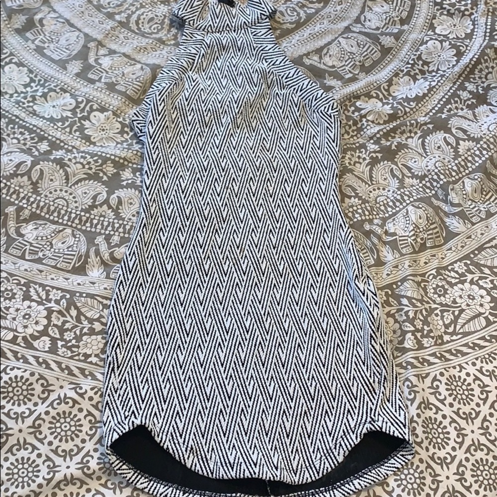 LF HALTER STYLE FITTED DRESS XS